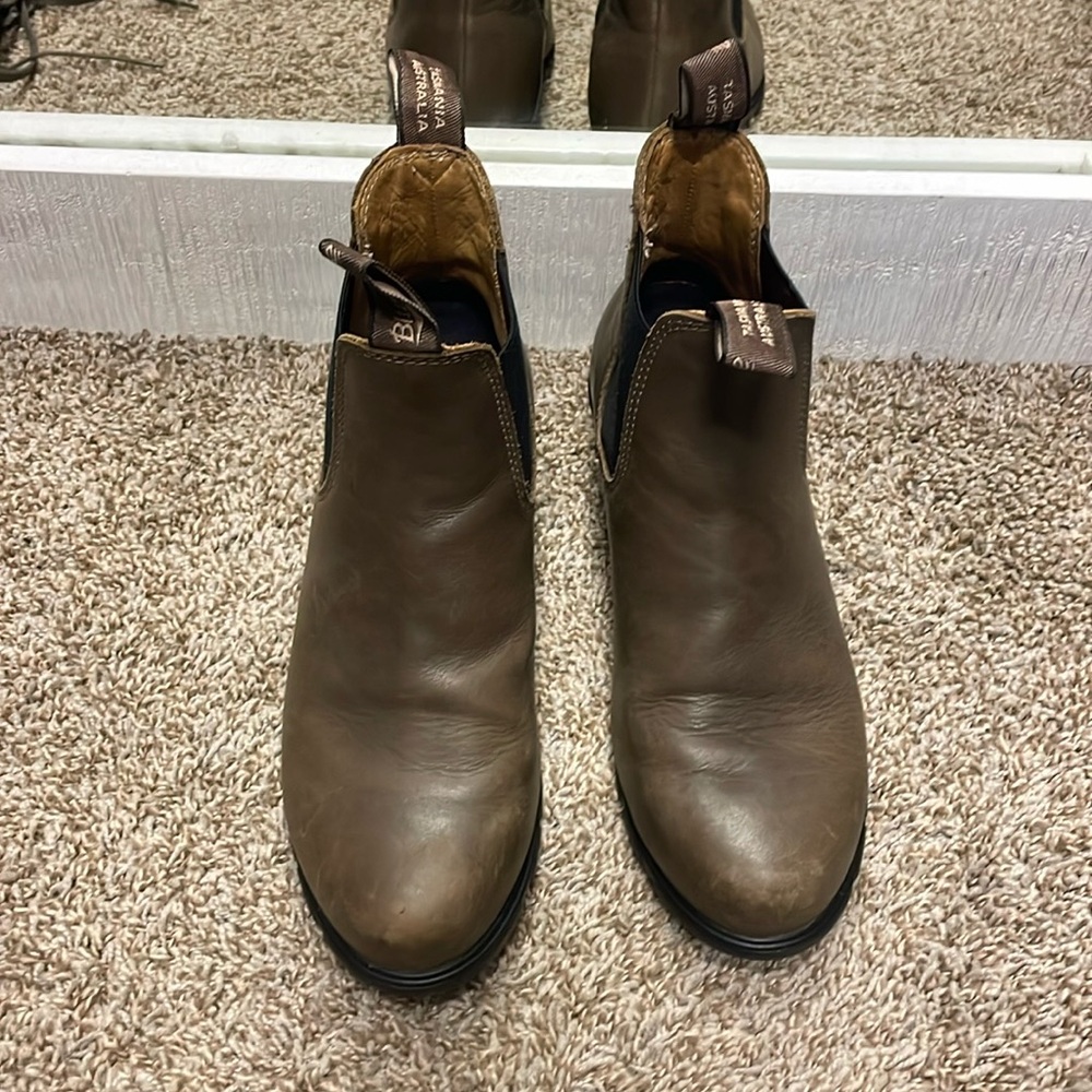 Blundstone brown heeled boots 38.5 lots of wear left!
